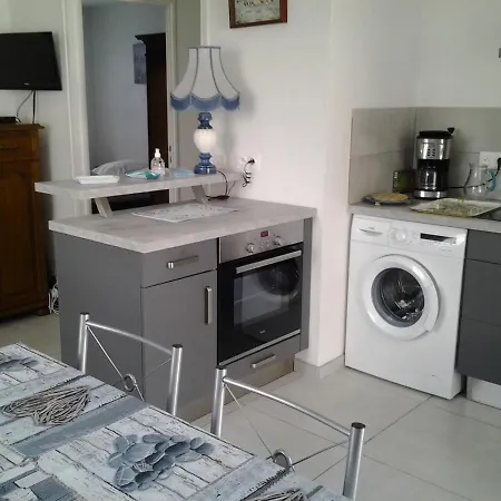 Feriehus La Petite Maison A Mamy La Cotiniere Saint-Pierre-d'Oleron